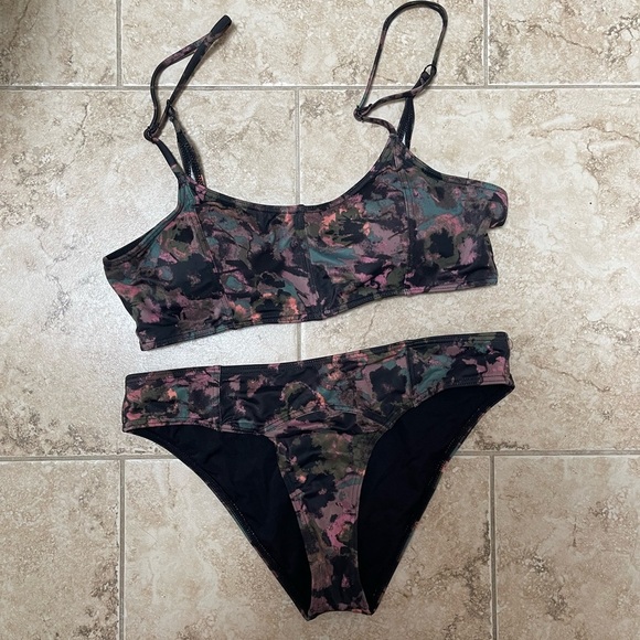 RVCA Camo Floral Bralette Bikini - Picture 1 of 3